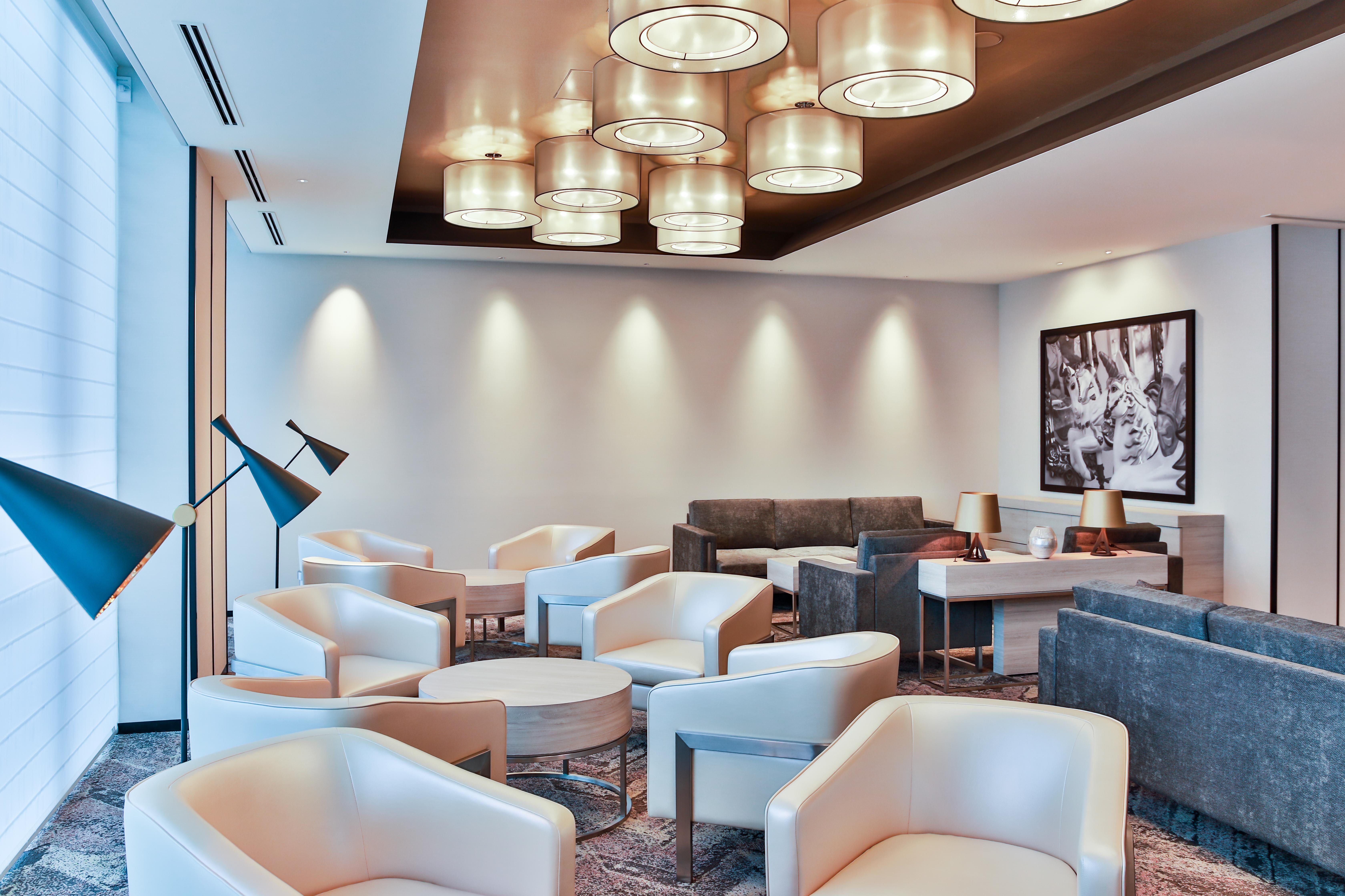 Oakwood Suites Yokohama Yokohama  Dış mekan fotoğraf The lounge at the airport